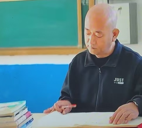 包子漫画
| 默默坚守乡村教育 28年的播种者——记锦州市北镇市 正安镇树林子小学教师张丹